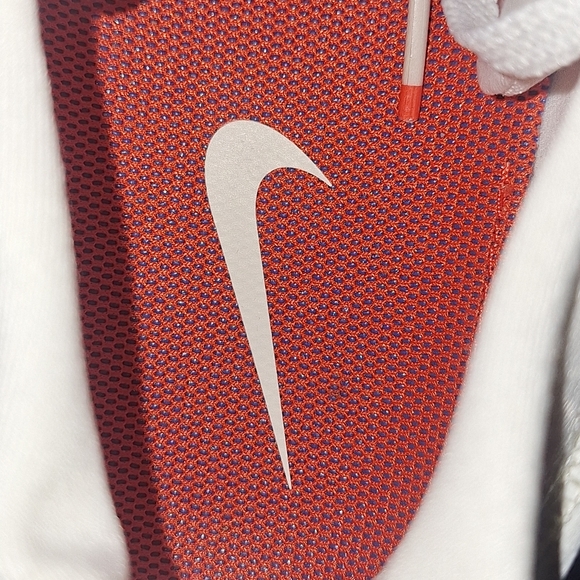 Nike ZoomX Zegama Trail 2 ~ Sail Picante Red FD5190-103 | Men's: 11 ☆ Worn 1x - Picture 10 of 10